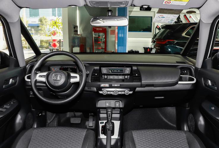 二手飞度建议买几年的/女生新手polo还是飞度