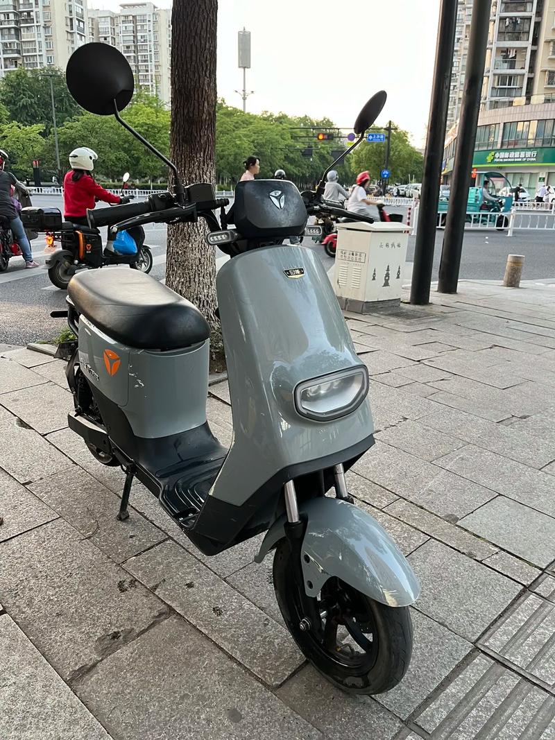 雅迪电动车图片大全大图/雅迪电动车图片大全大图2023新款