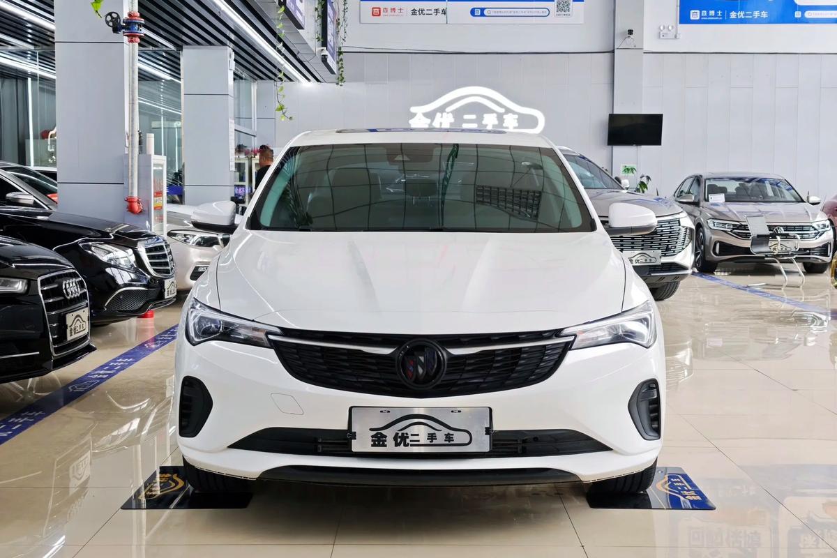 【别克威朗2022款图片,别克威朗车型及报价2020款】