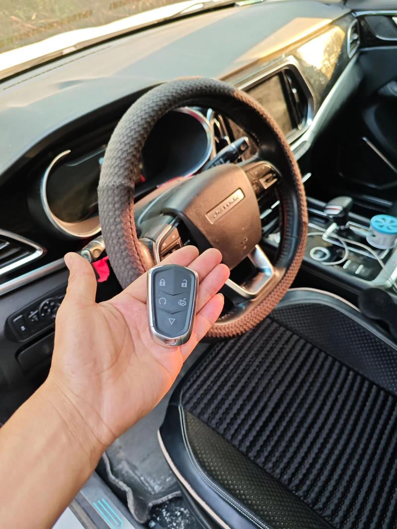 【汽车钥匙全丢了怎么配,车钥匙全丢了配一把多少钱】