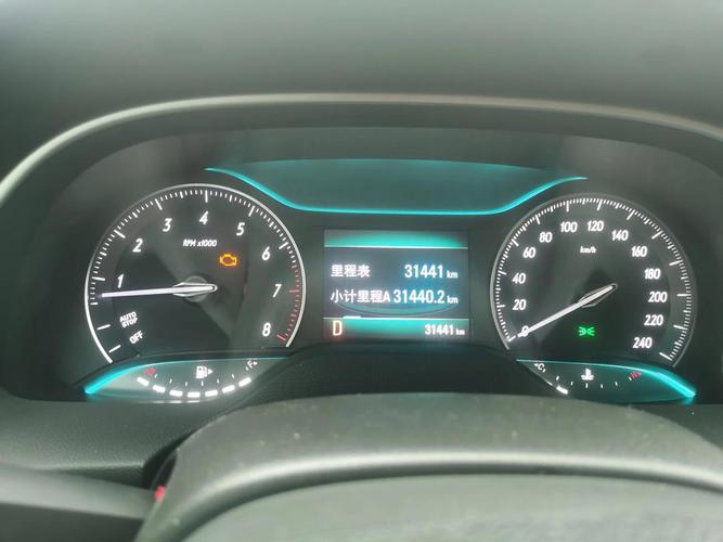 别克英朗xt发动机 别克英朗xt发动机故障灯亮挂档冲击