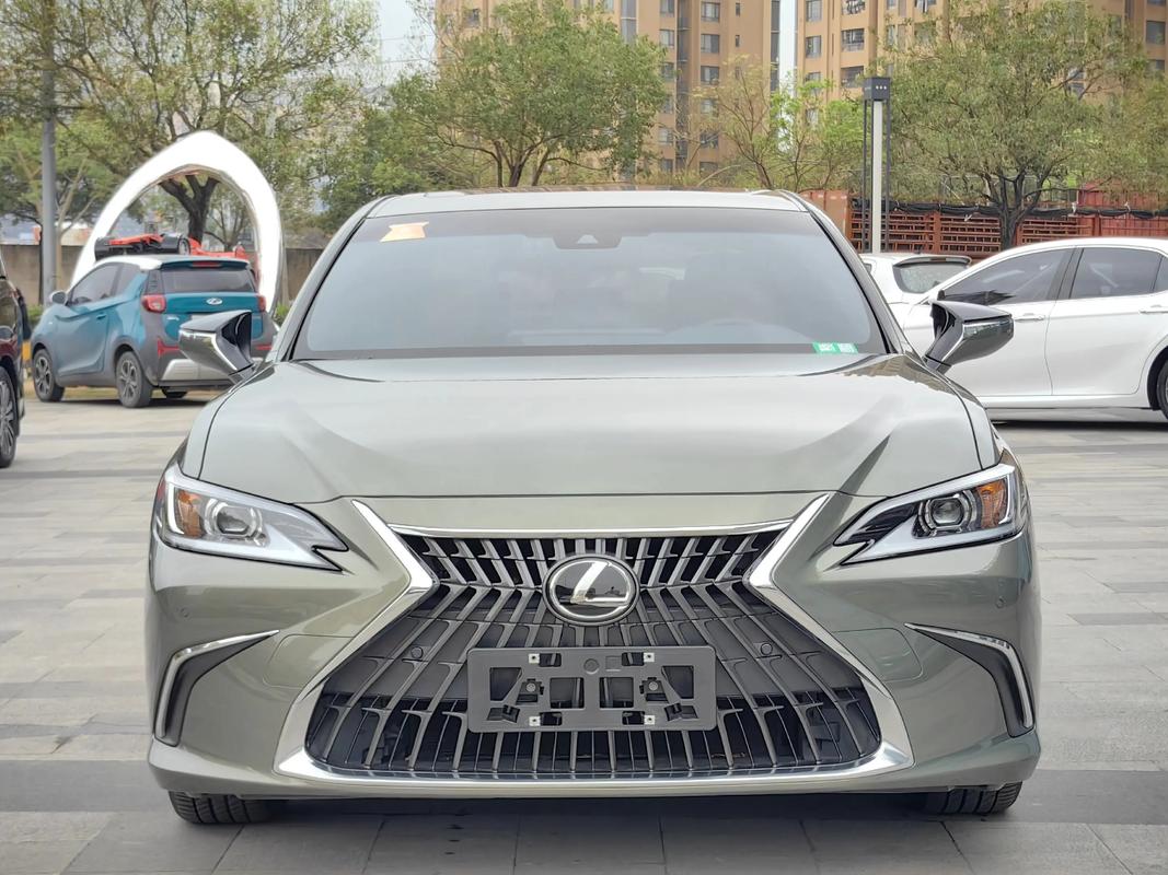 雷克萨斯rx200t参数配置价格(雷克萨斯rx200h价格?)