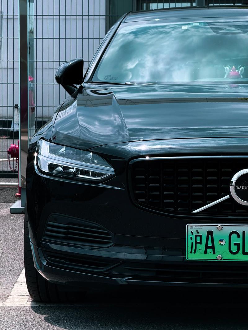 沃尔沃s90插电混动怎么样/沃尔沃s90电混版怎么样