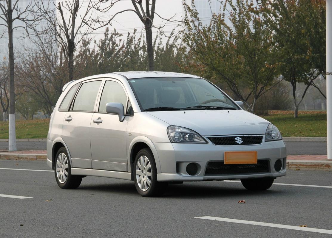 铃木两厢车有哪几款车型,铃木两厢图片