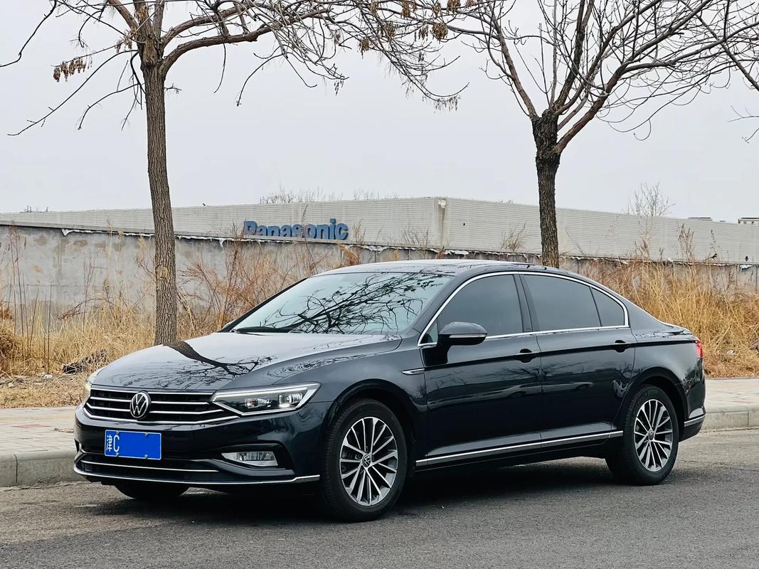 2021款大众迈腾330豪华版(迈腾330豪华型2021款)