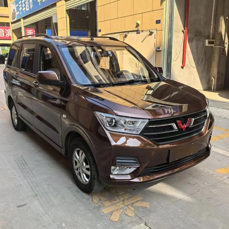 五菱之光新车报价图片/五菱之光suv新车报价2021款